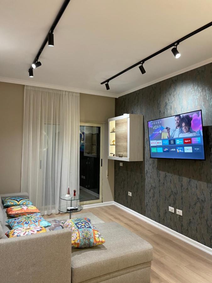 Middle Center Gallery 2 Skanderbeg Square Appartamento