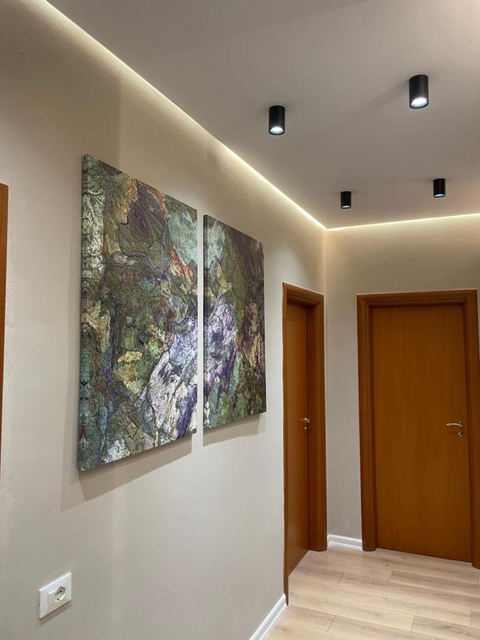 Middle Center Gallery 2 Skanderbeg Square Appartamento *